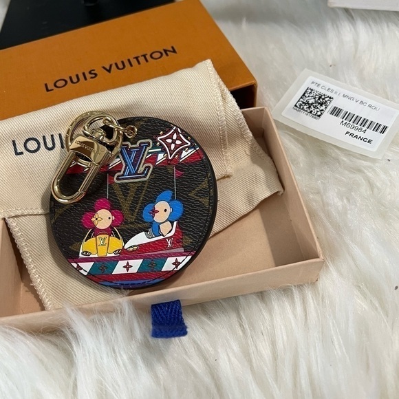 Louis VUITTON M69984 Vivienne Monogram Porte Cles-Illustre Bag Charm Key Holder - Picture 7 of 16